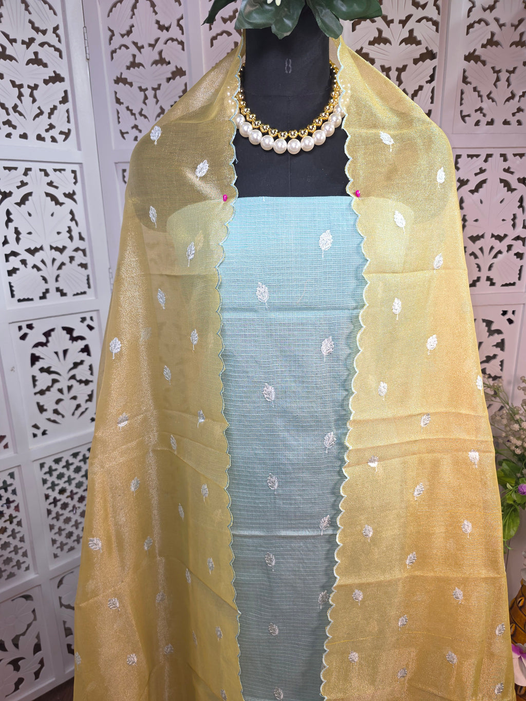 SUIT 03