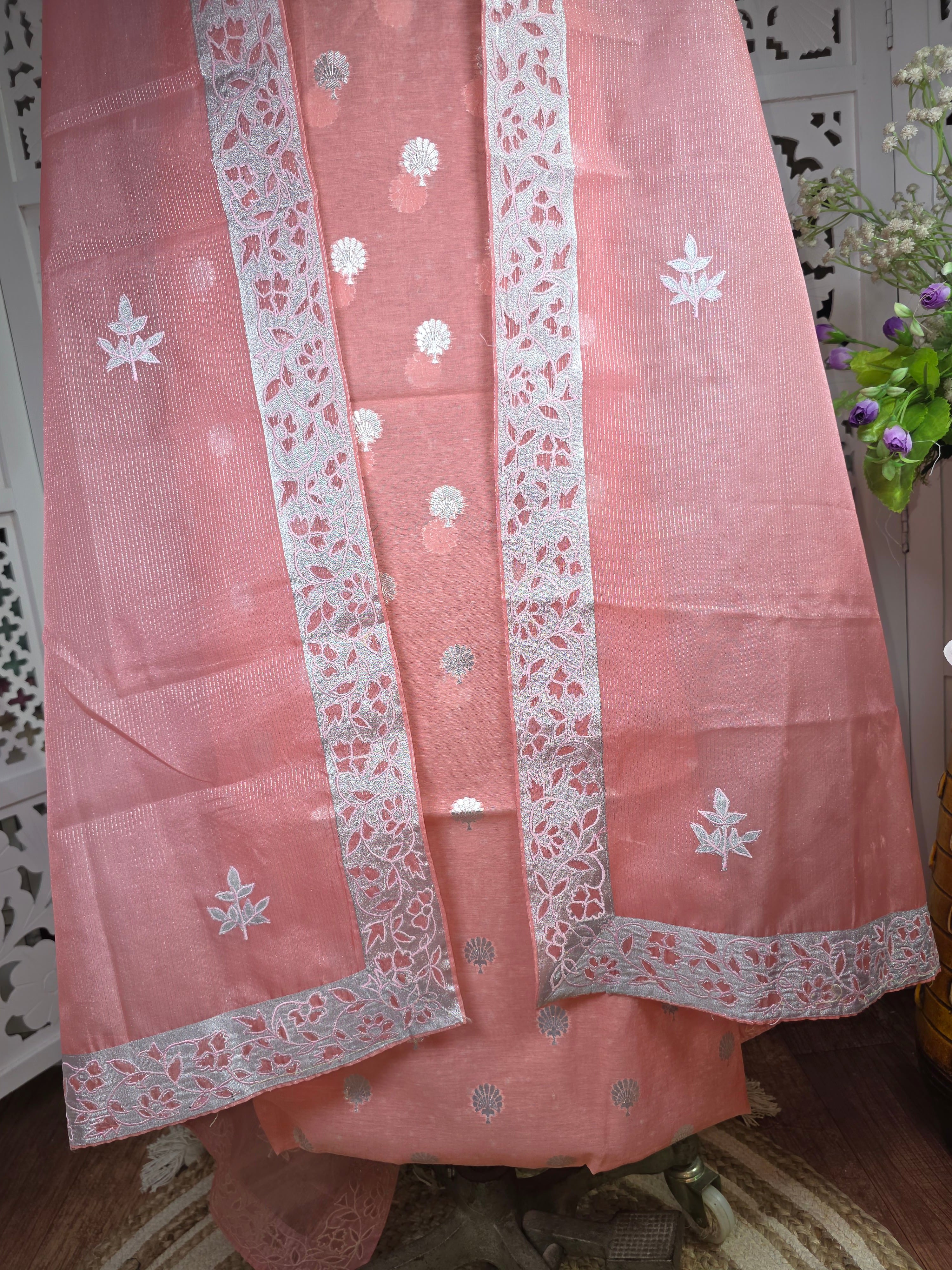 SUIT 09
