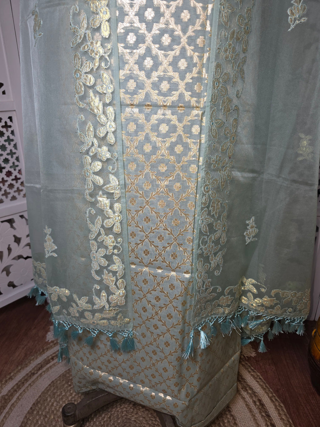 SUIT 011