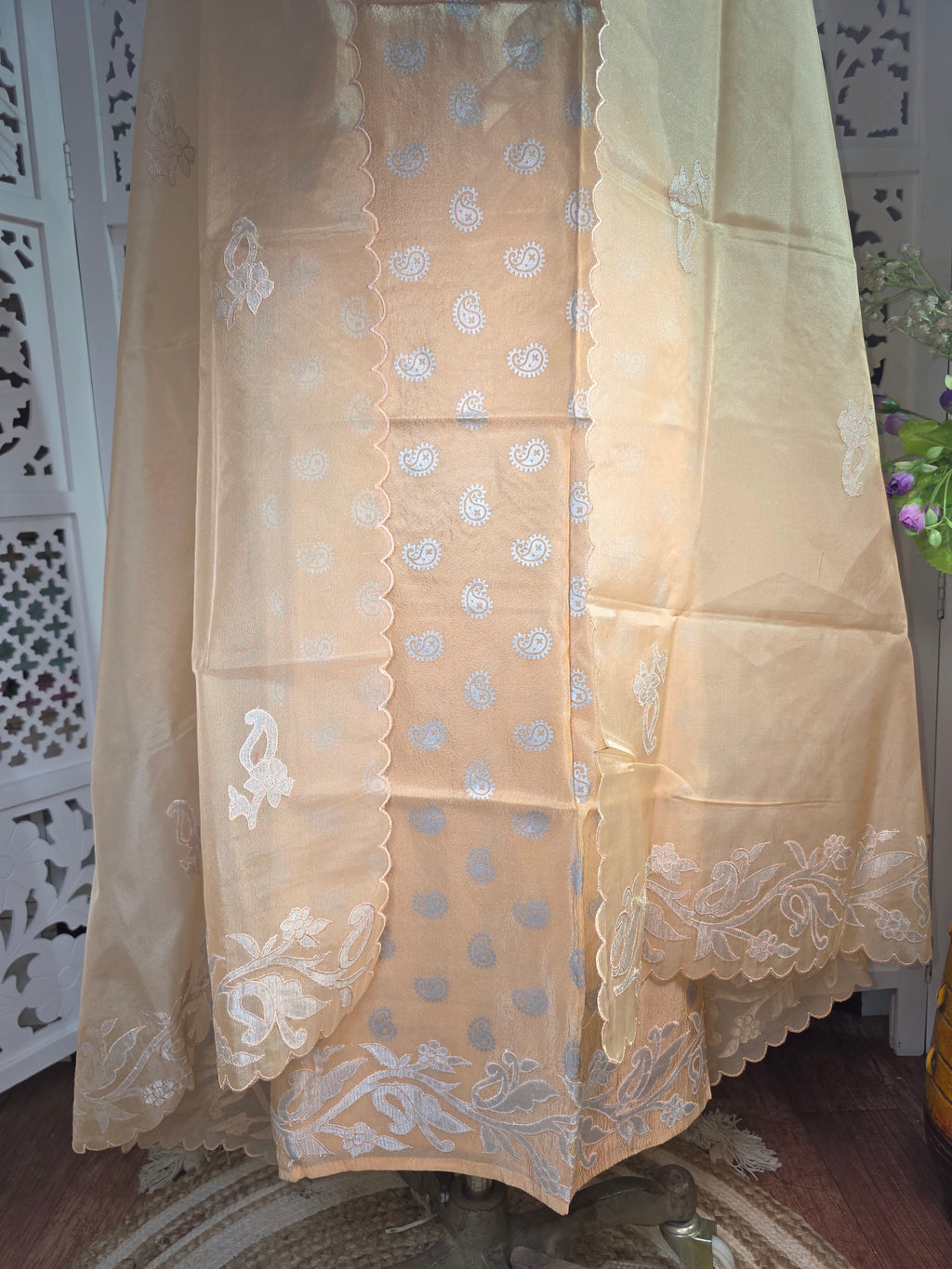 SUIT 012