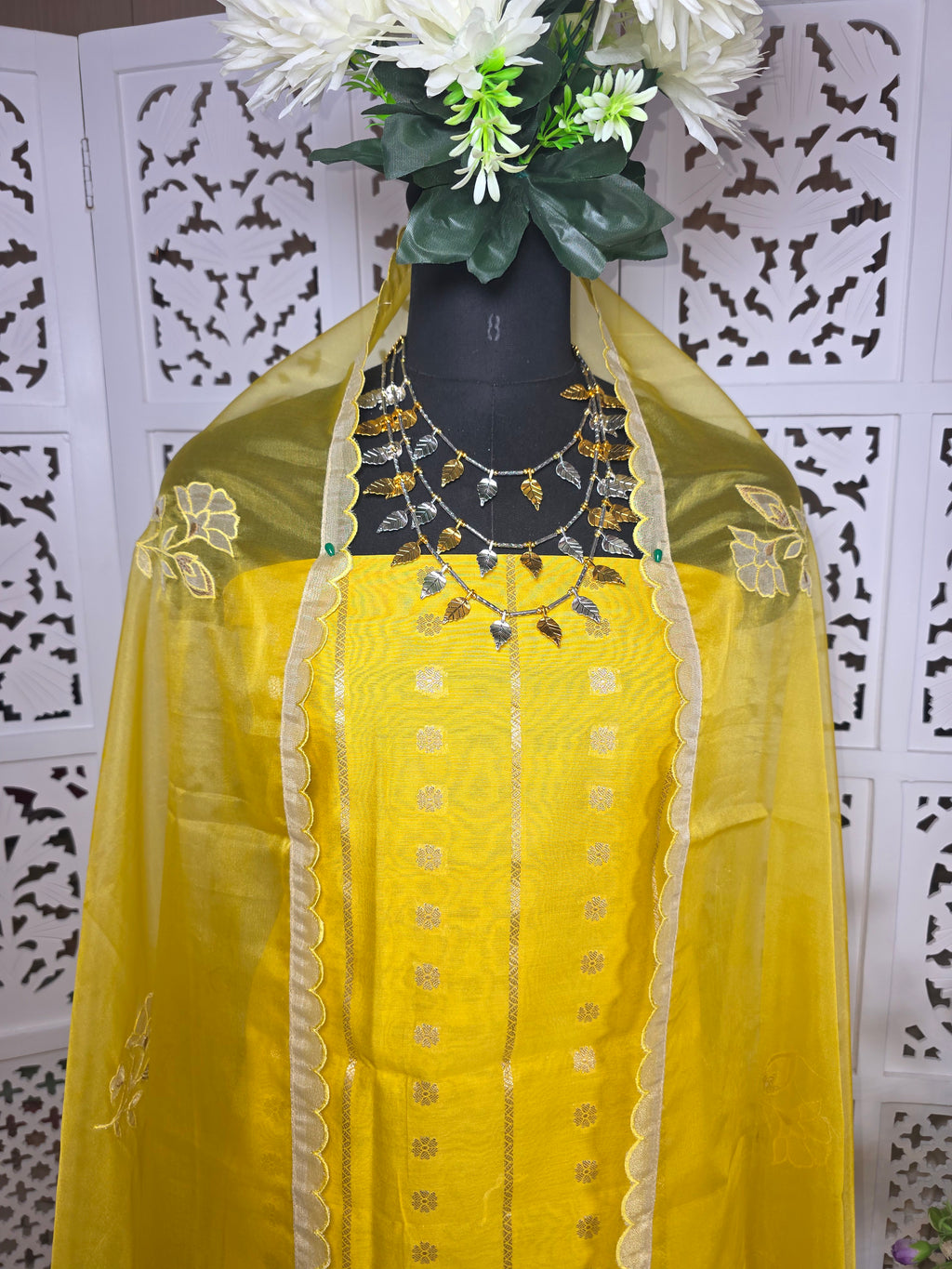 SUIT 015