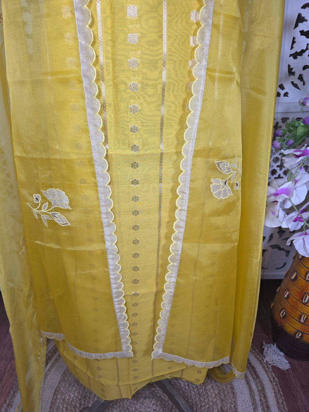SUIT 015