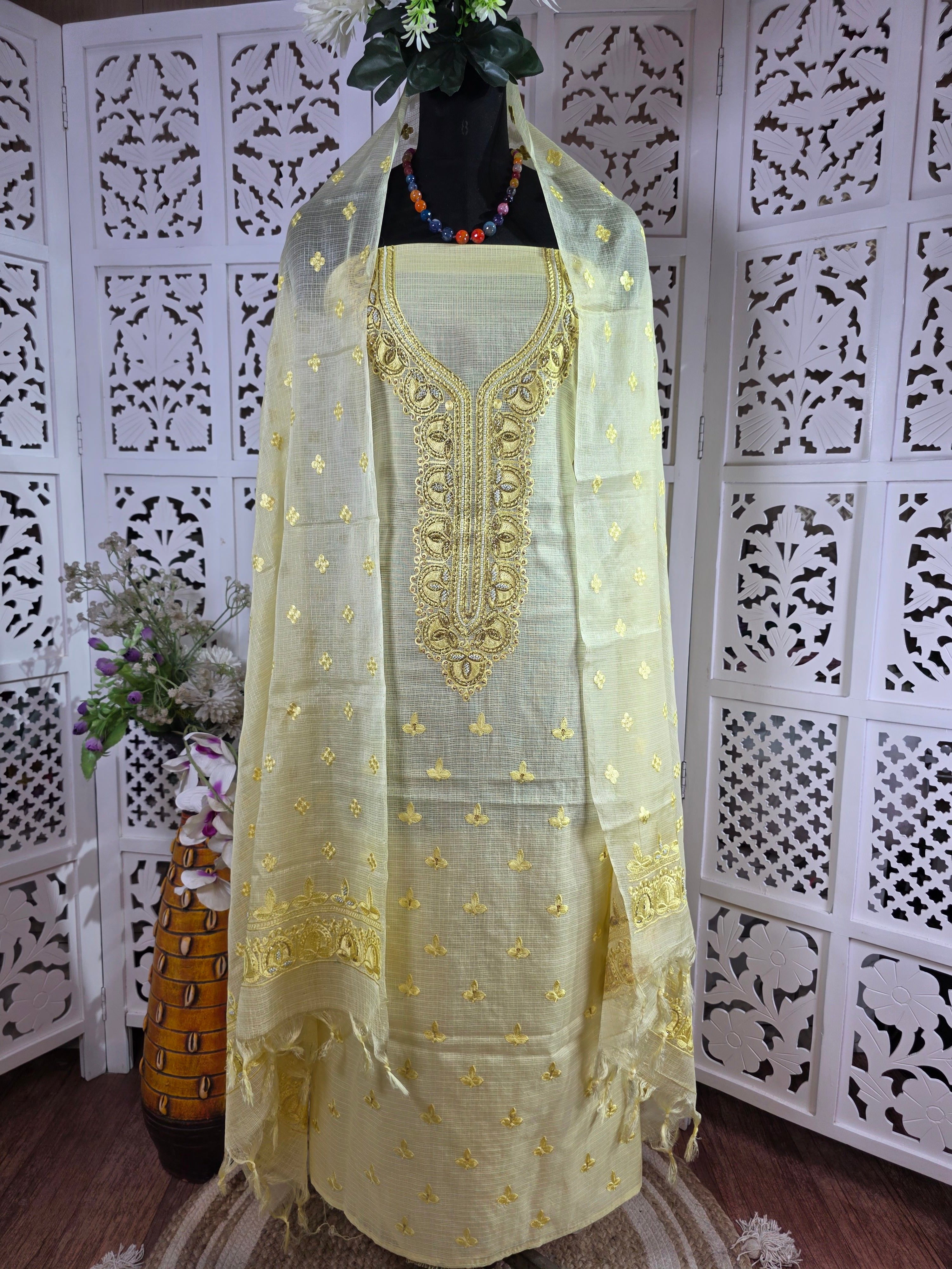 SUIT 020