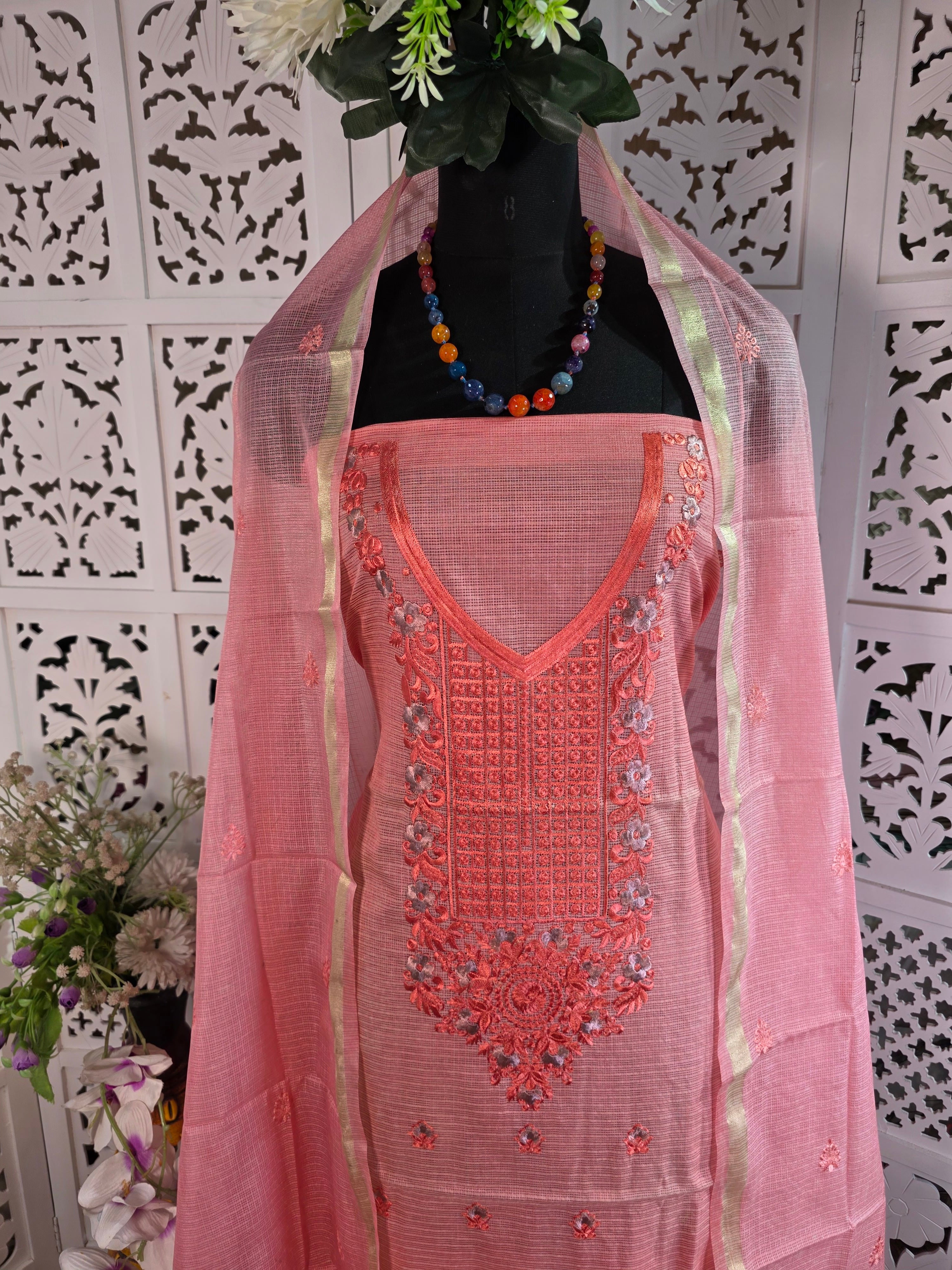 SUIT 022