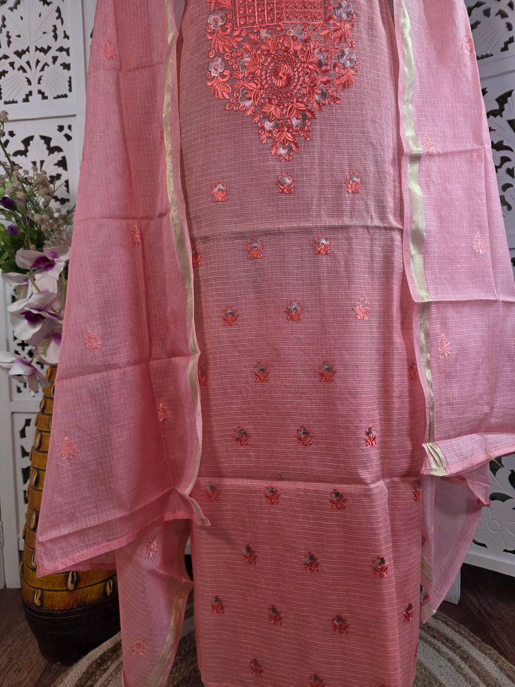 SUIT 022