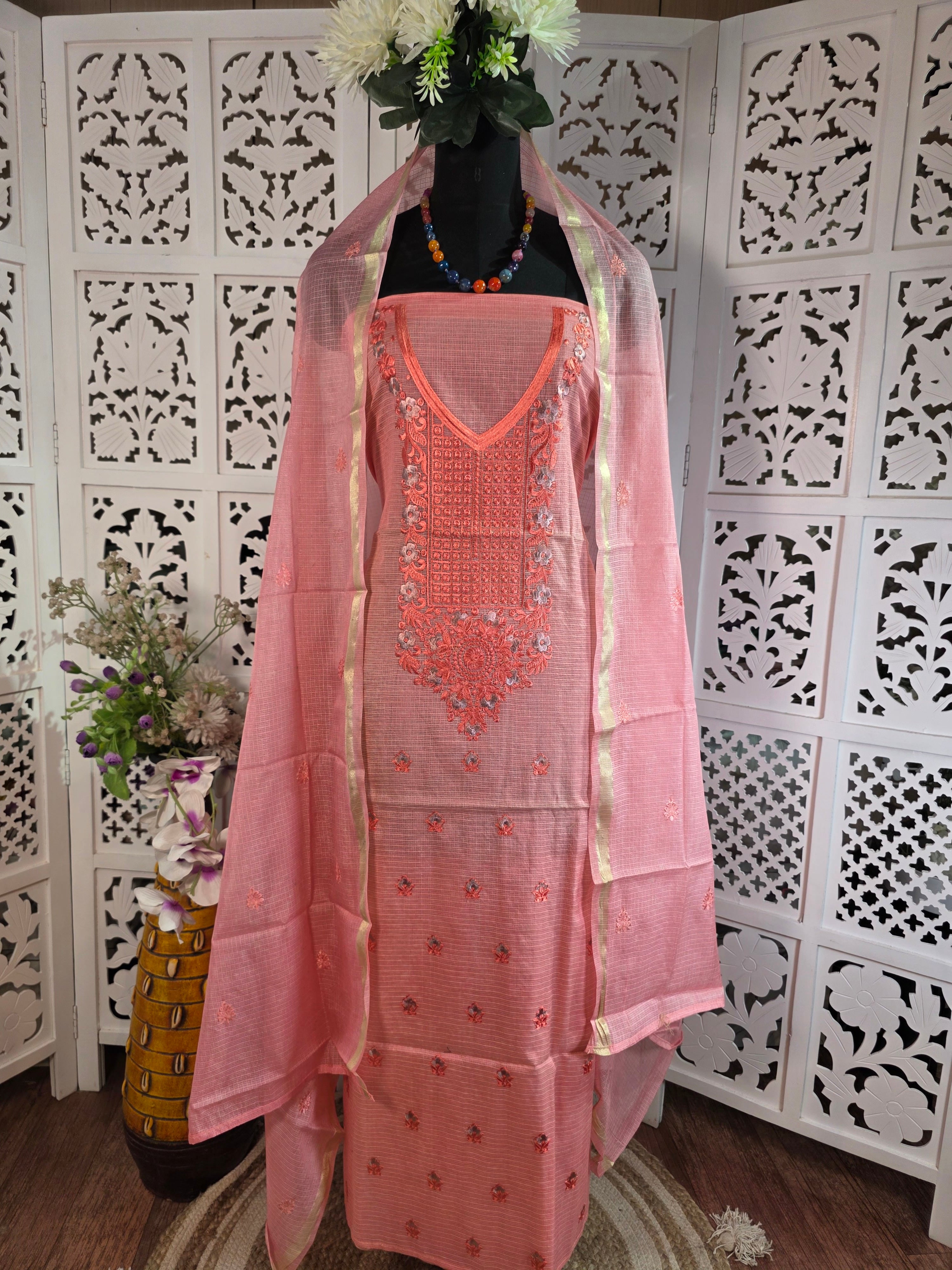 SUIT 022