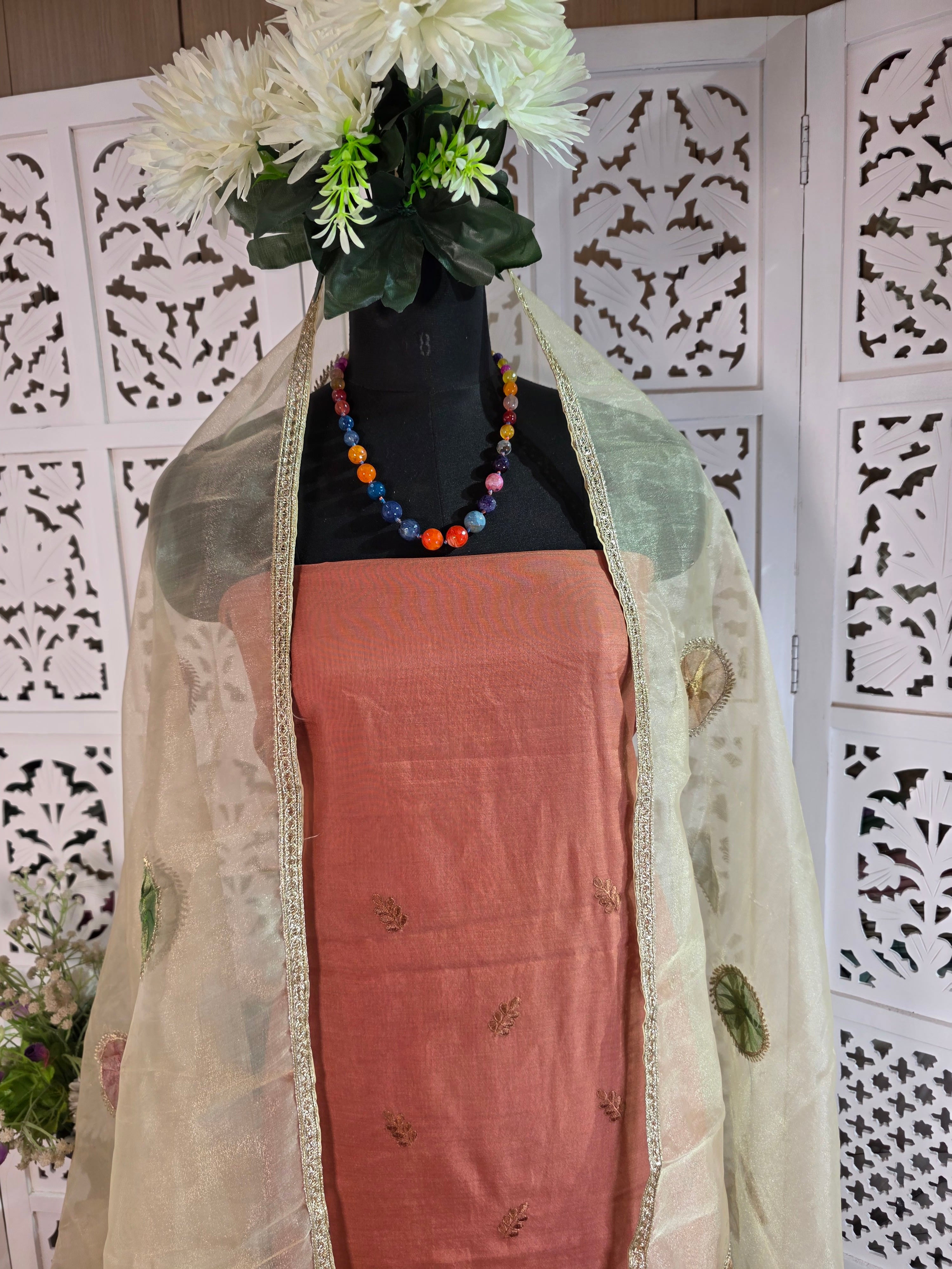 SUIT 023