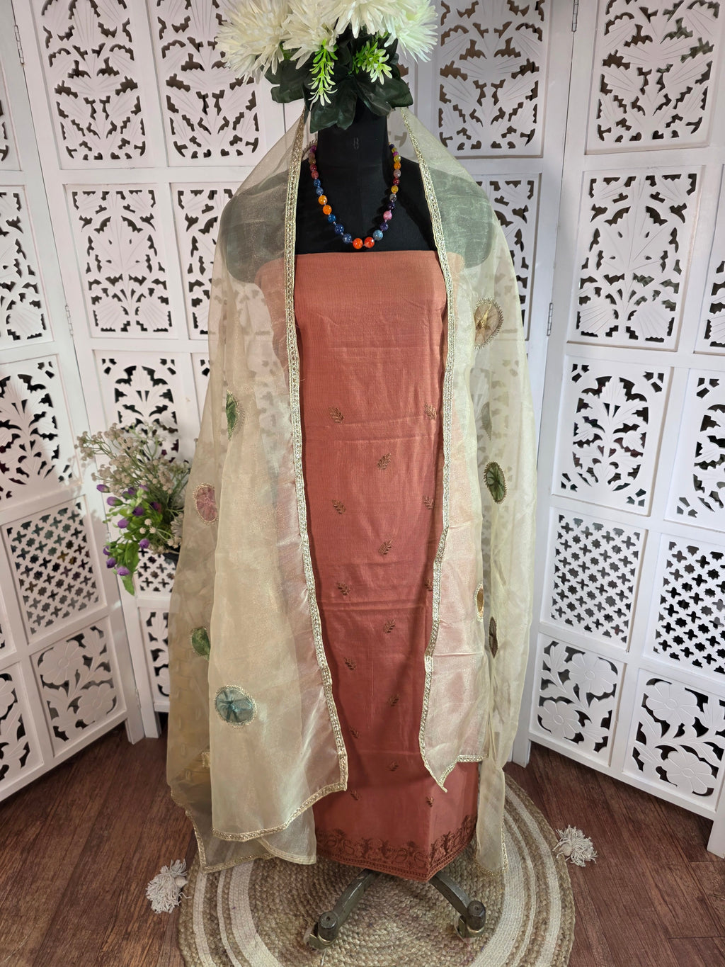 SUIT 023