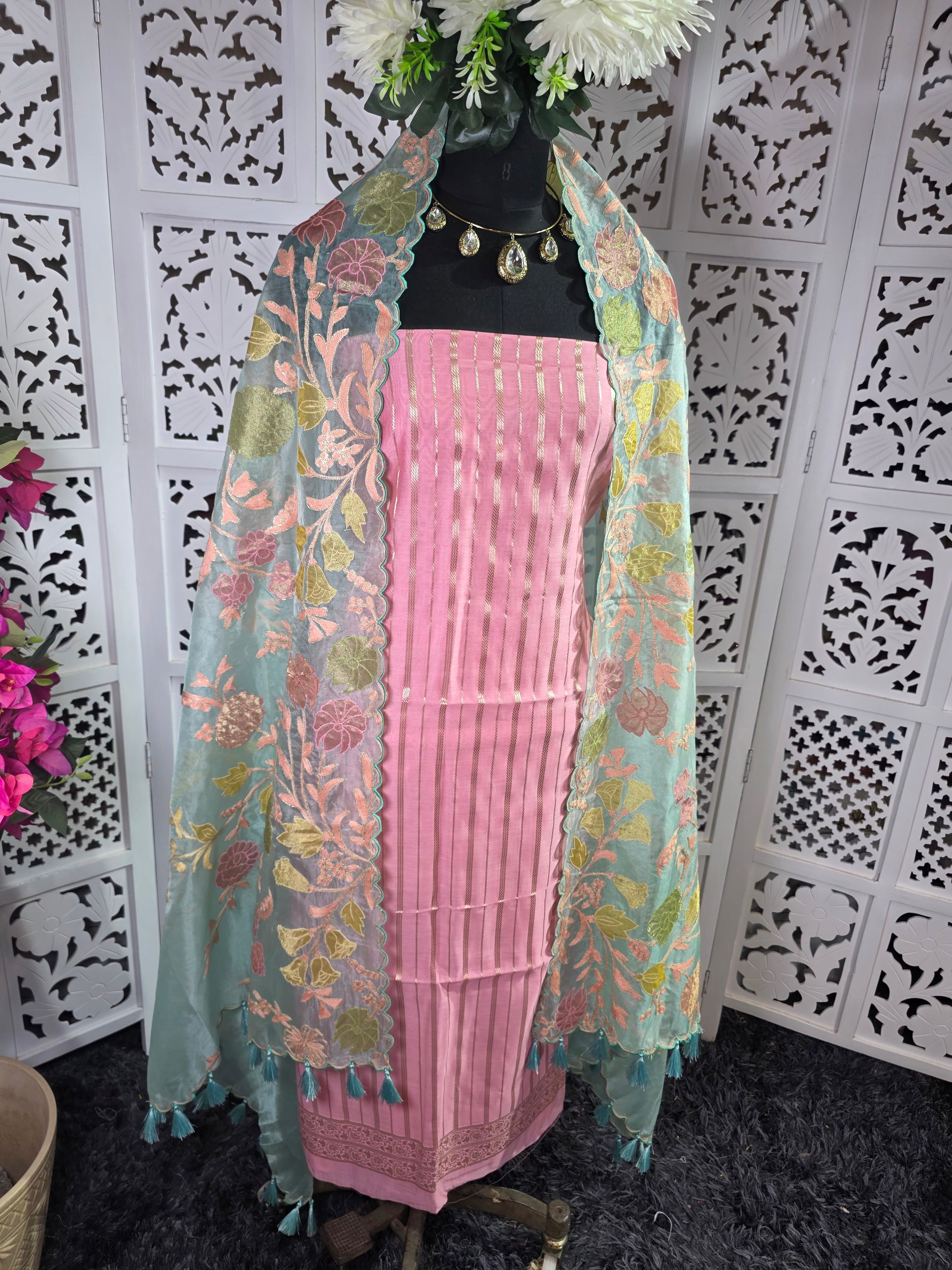 SUIT 029