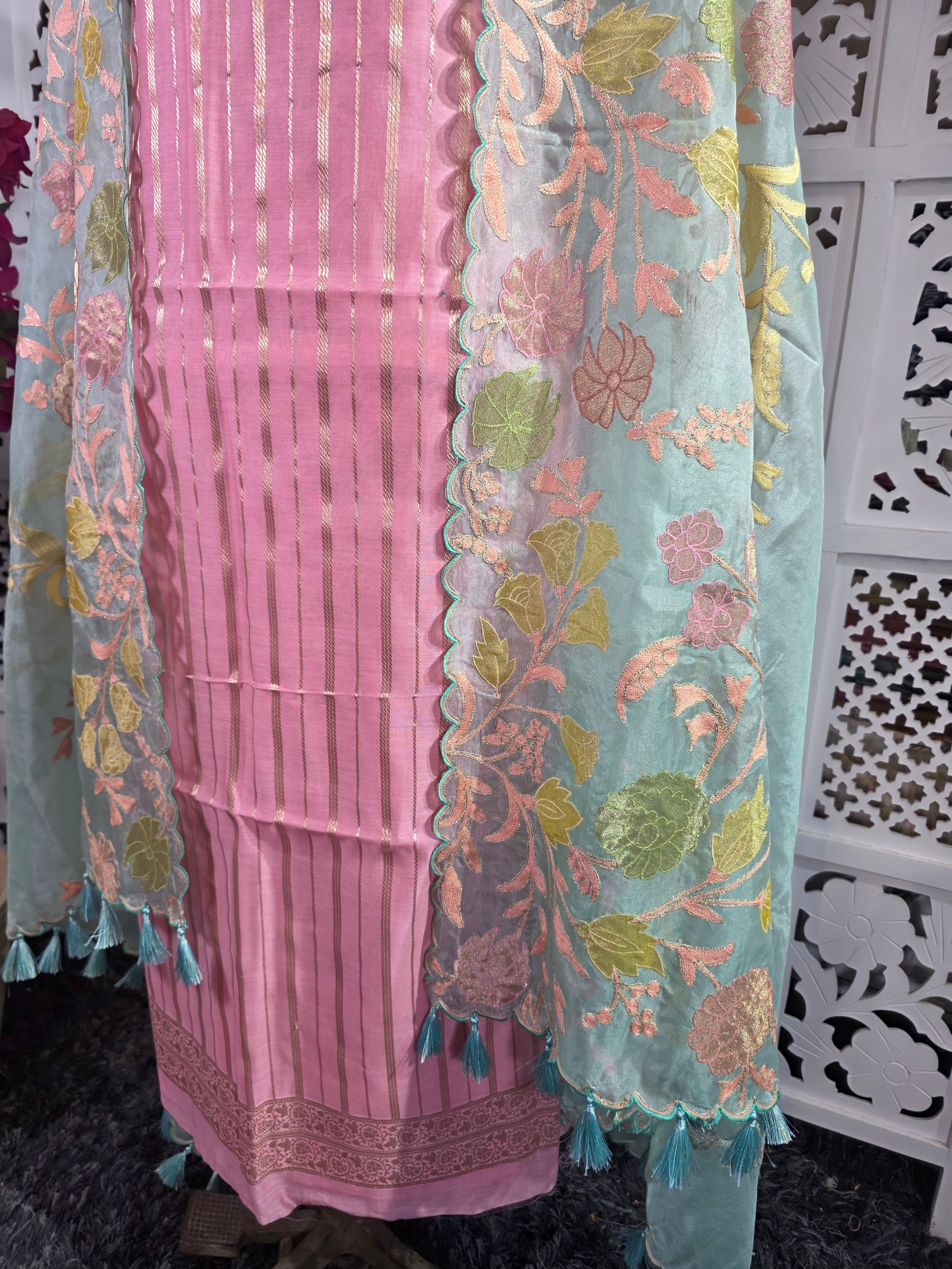 SUIT 029