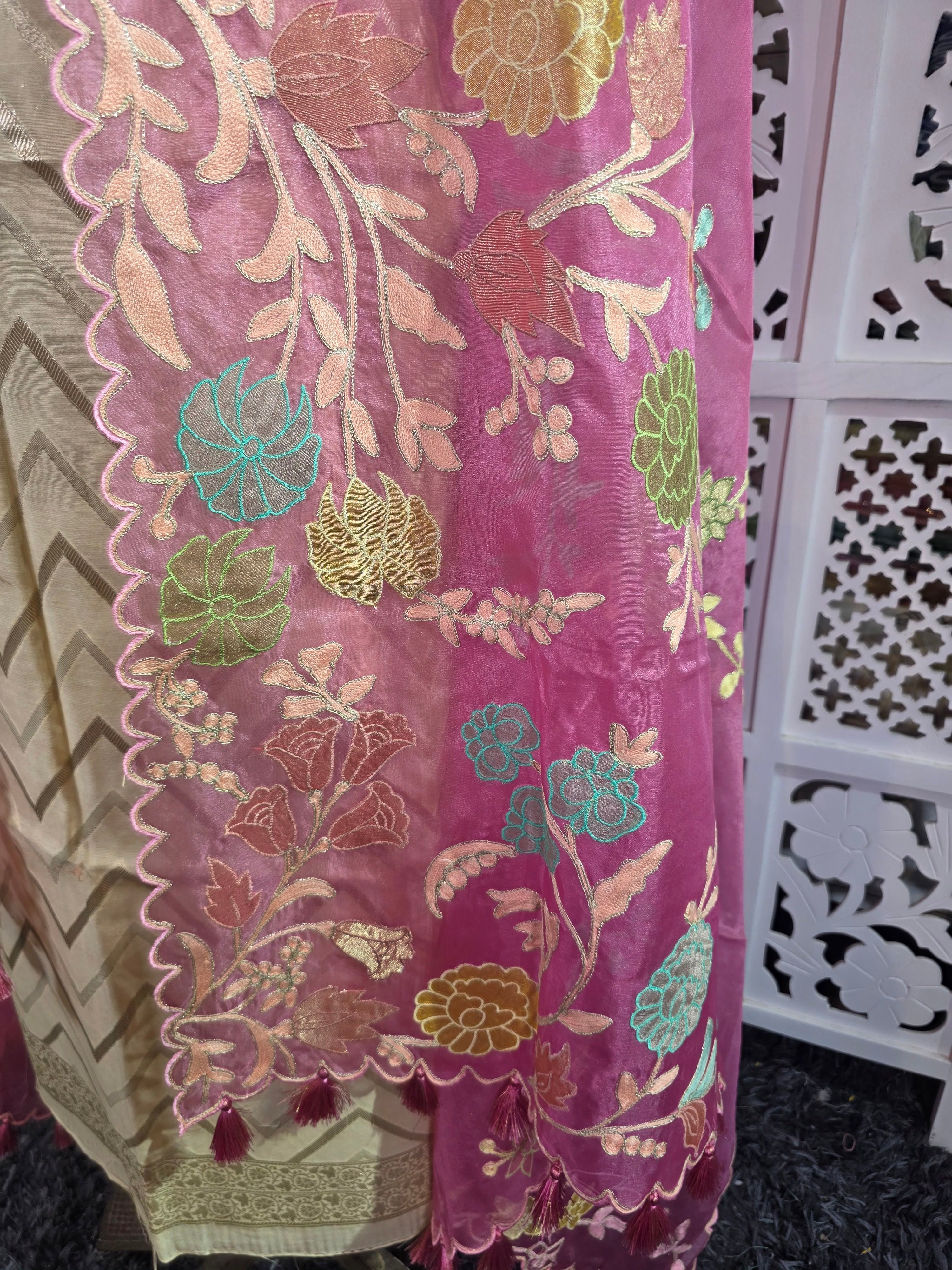 SUIT 030