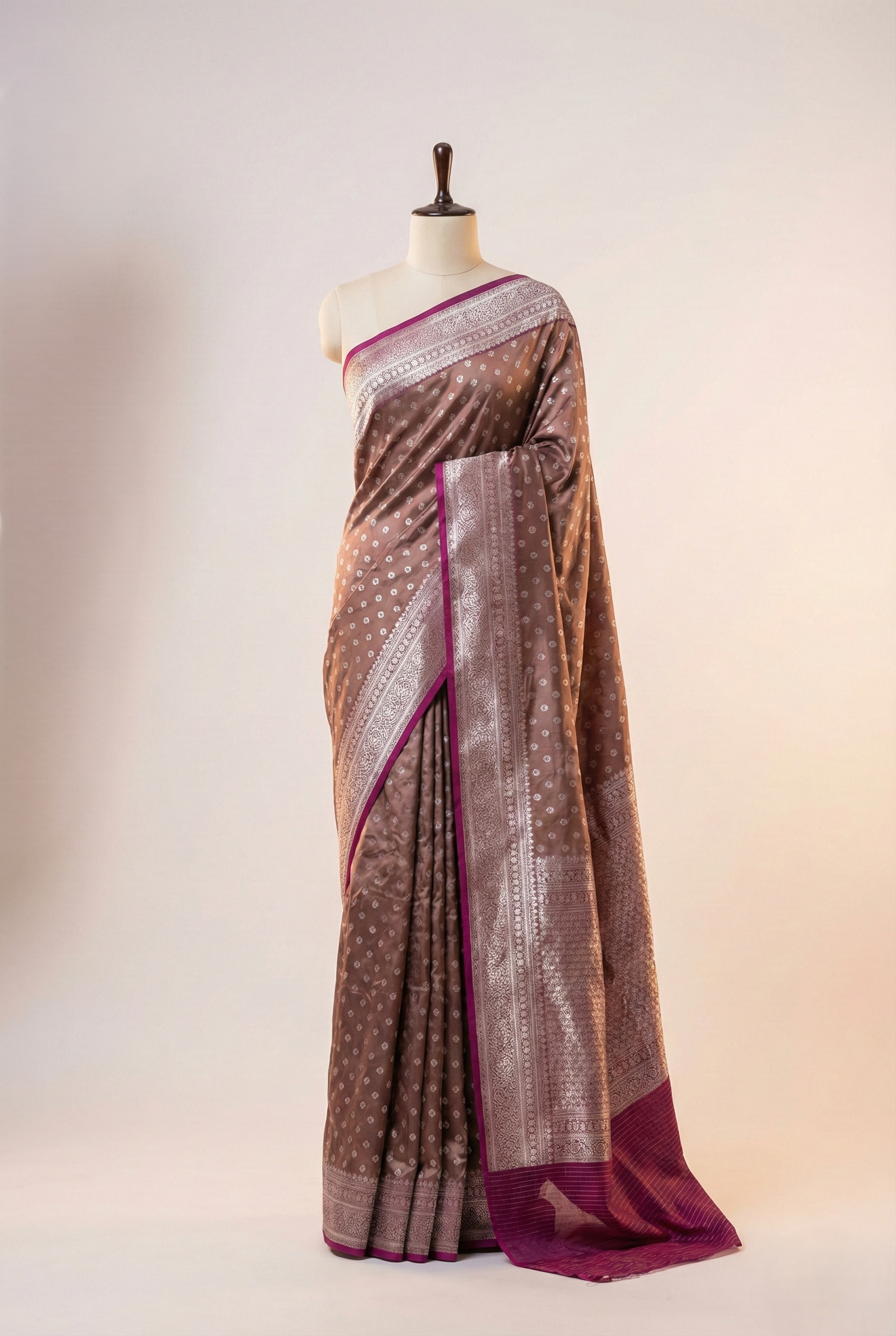 Banarasi satan zari pallu border with intricate jaal work floral weaving with contrast pypin border