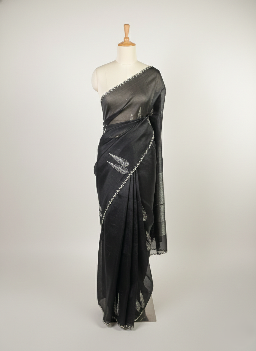 pure organza kora silk saree it has beautiful floral cutwork pypin border with beautiful leaf motif zari pitta thread embroidery
